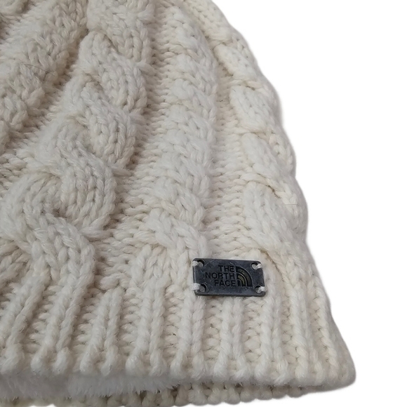 **SOLD** The North Face Cream Cable Knit Insulated Winter Hat - Picture 2 of 7